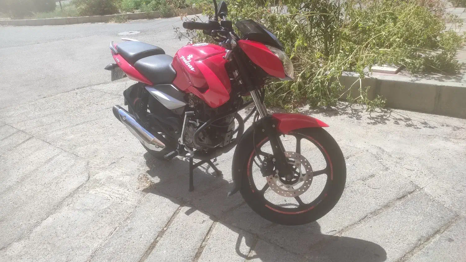 پالس۱۳۵|موتورسیکلت|تهران, آبشار تهران (دریاچه)|دیوار