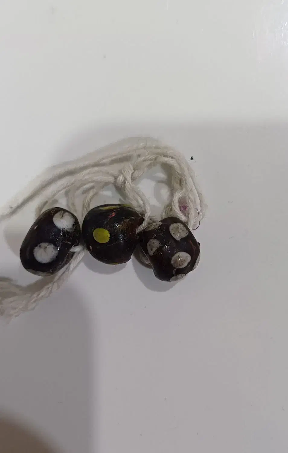 دو عدد مهره قدیمی|کلکسیون اشیاء عتیقه|ایذه, |دیوار