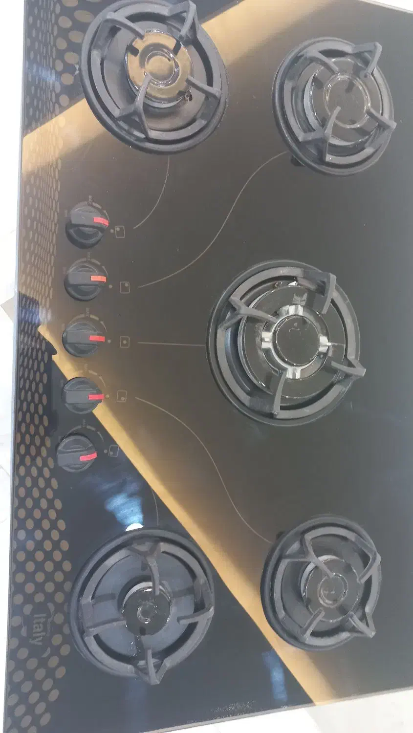 یک سری لوازم خانه و آشپزخانه از فرش مبل بوفه و.|اجاق گاز و لوازم برقی پخت‌وپز|رشت, نظری|دیوار