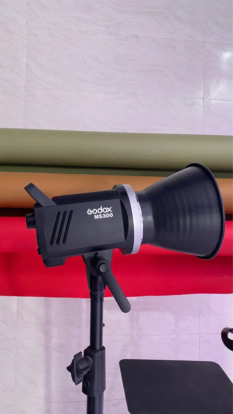 فلش fv200|دوربین عکاسی و فیلم‌برداری|شیراز, شهرک سراج‎|دیوار