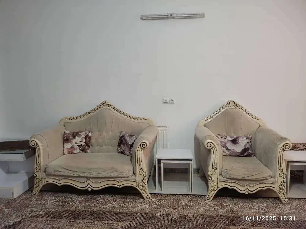 مبل هفت نفره کاملا سالم همراه با بوفه وجلومبلی|مبلمان خانگی و میز عسلی|آمل, |دیوار