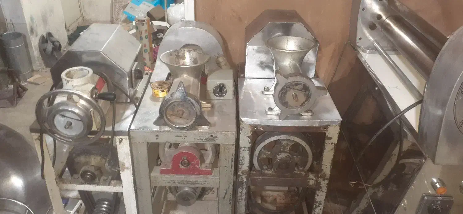 چرخ گوشت صنعتی ۳۲ تسمه ای قنادی ، قصابی|فروشگاه و مغازه|تهران, مسگرآباد|دیوار