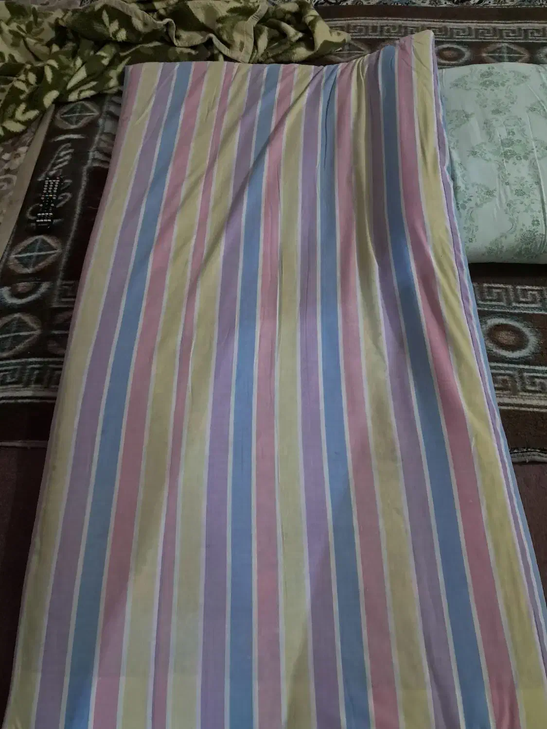 تشک|رختخواب، بالش، پتو|کرج, کوی فرهنگ|دیوار