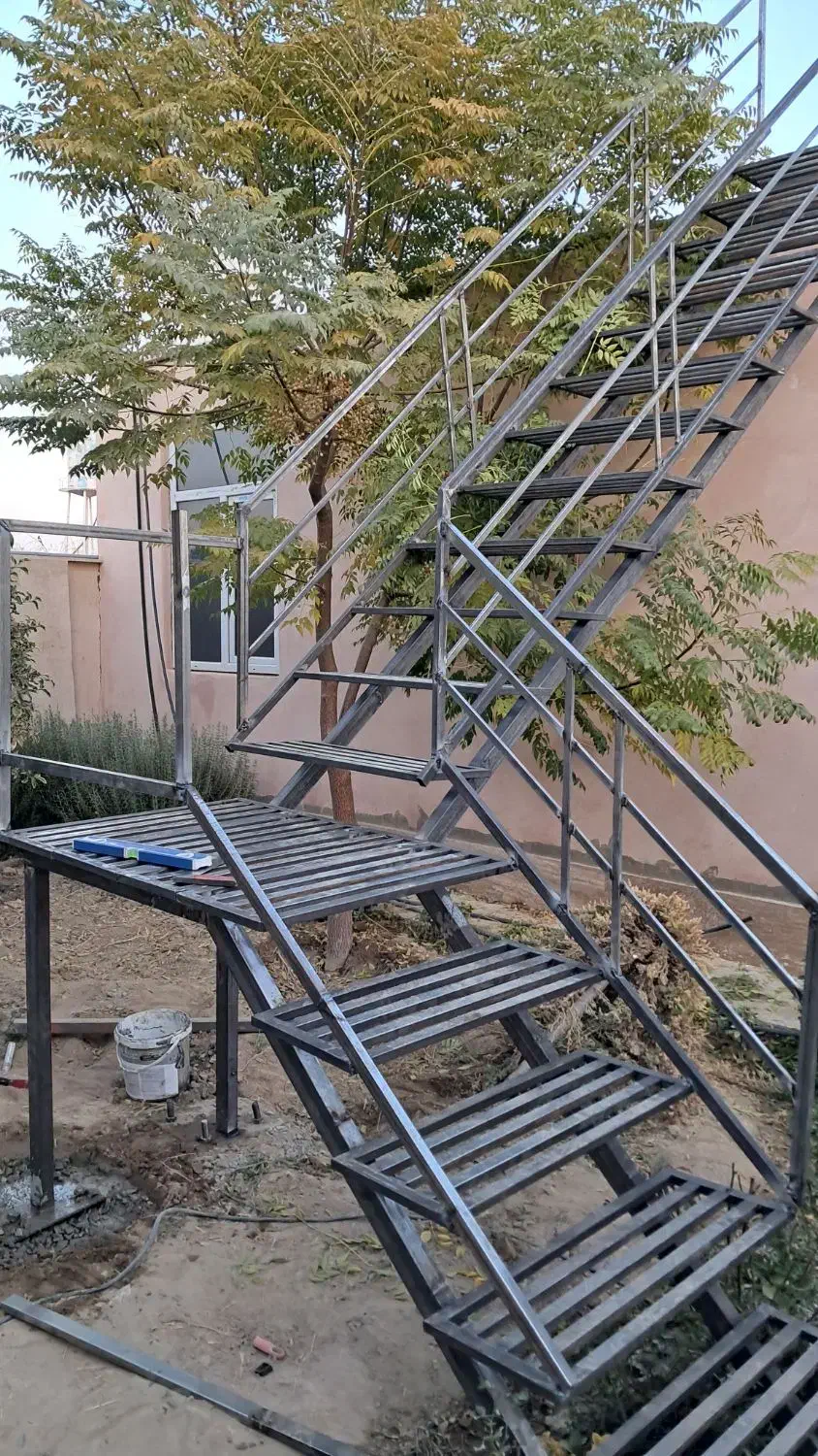 درب و پنجره، نرده و حفاظ وآهنگری جوشکاریco2|خدمات پیشه و مهارت|کرج, مجتمع صنفی صنعتی|دیوار