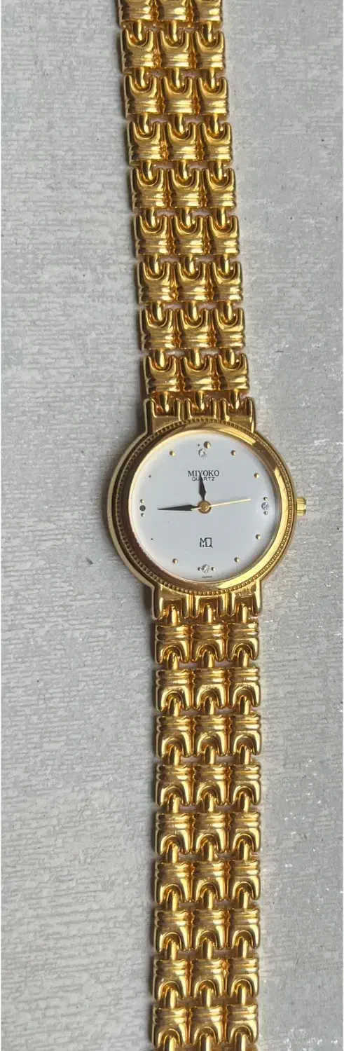 ساعت زنانه|ساعت|شیراز, بعثت|دیوار