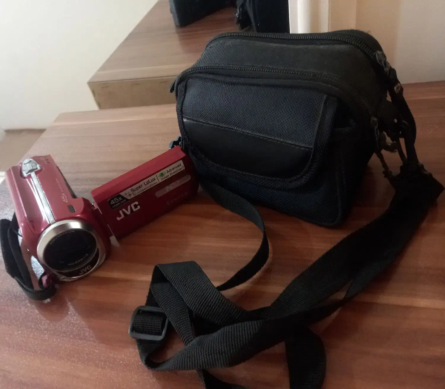 دوربین فیلم برداری و عکاسی جی وی سی|دوربین عکاسی و فیلمبرداری|کوهدشت, |دیوار