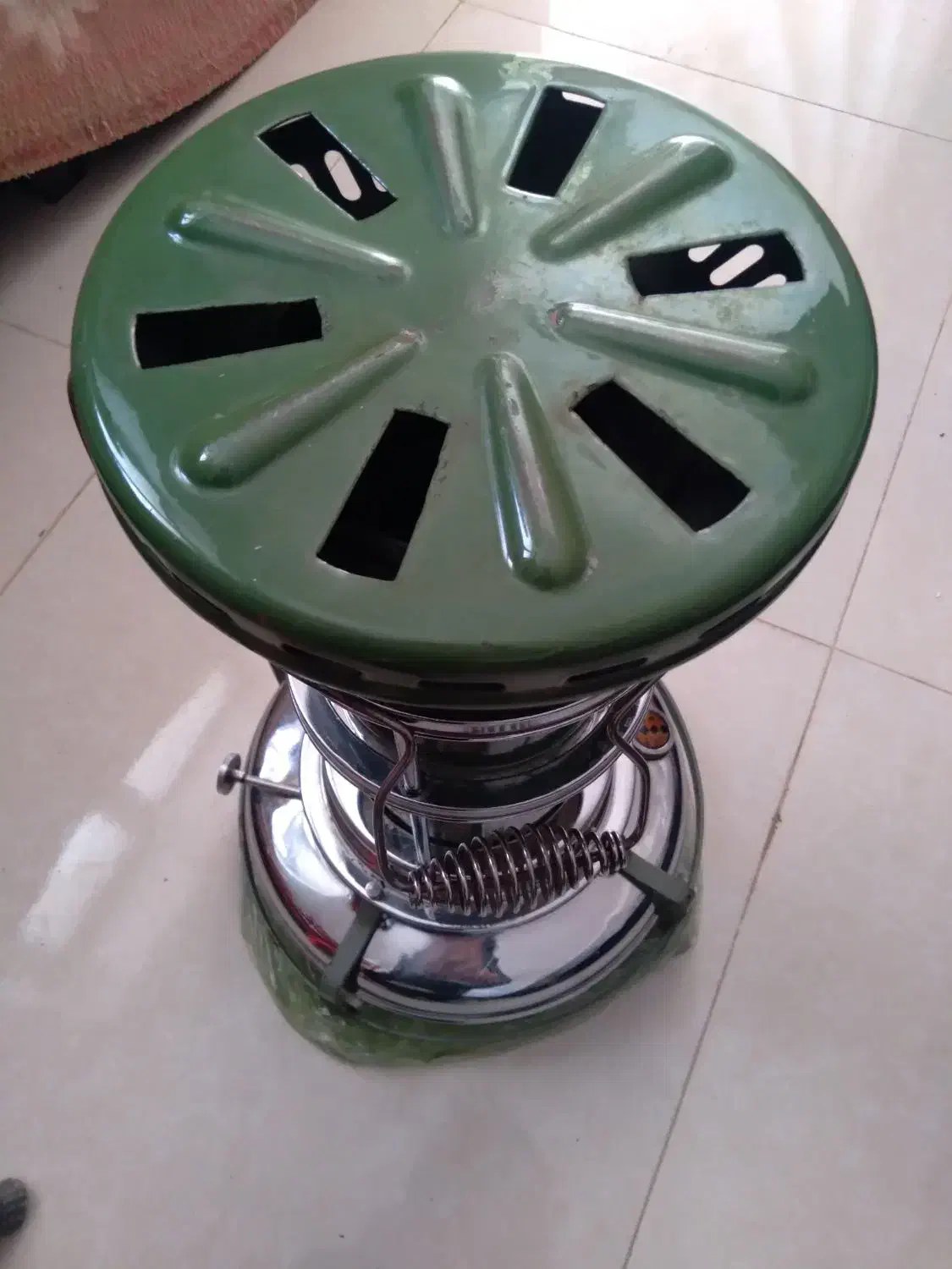 چراغ نفتی|کلکسیون اشیاء عتیقه|گیان, |دیوار