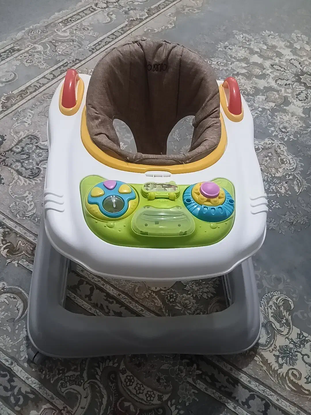 روروک و واکر کودک|کالسکه و لوازم جانبی|قم, قلعه کامکار|دیوار