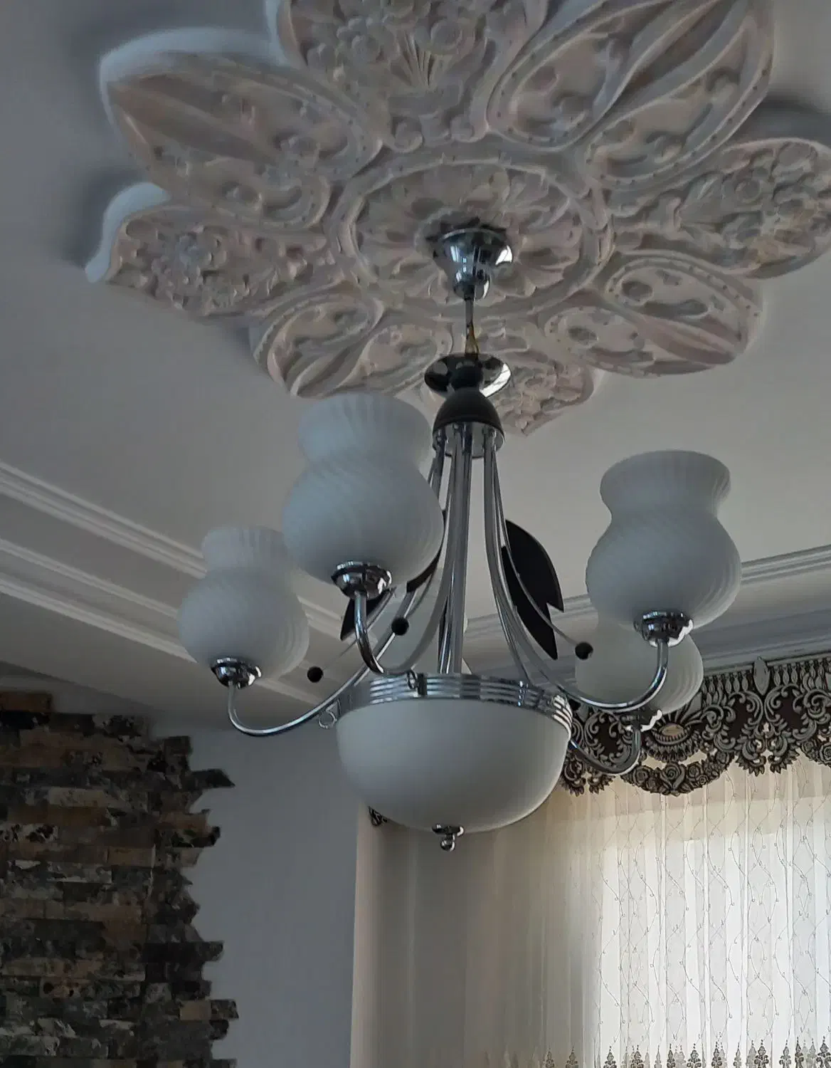 دو عدد لوستر|لوستر و چراغ آویز|مراغه, |دیوار