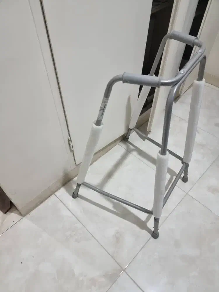 واکر معلولین صفرصفر|آرایشی، بهداشتی، درمانی|تهران, بروجردی|دیوار