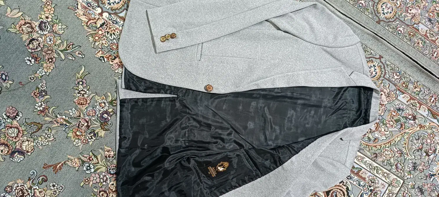 کت وشلوار|لباس|پاکدشت, حصار امیر|دیوار