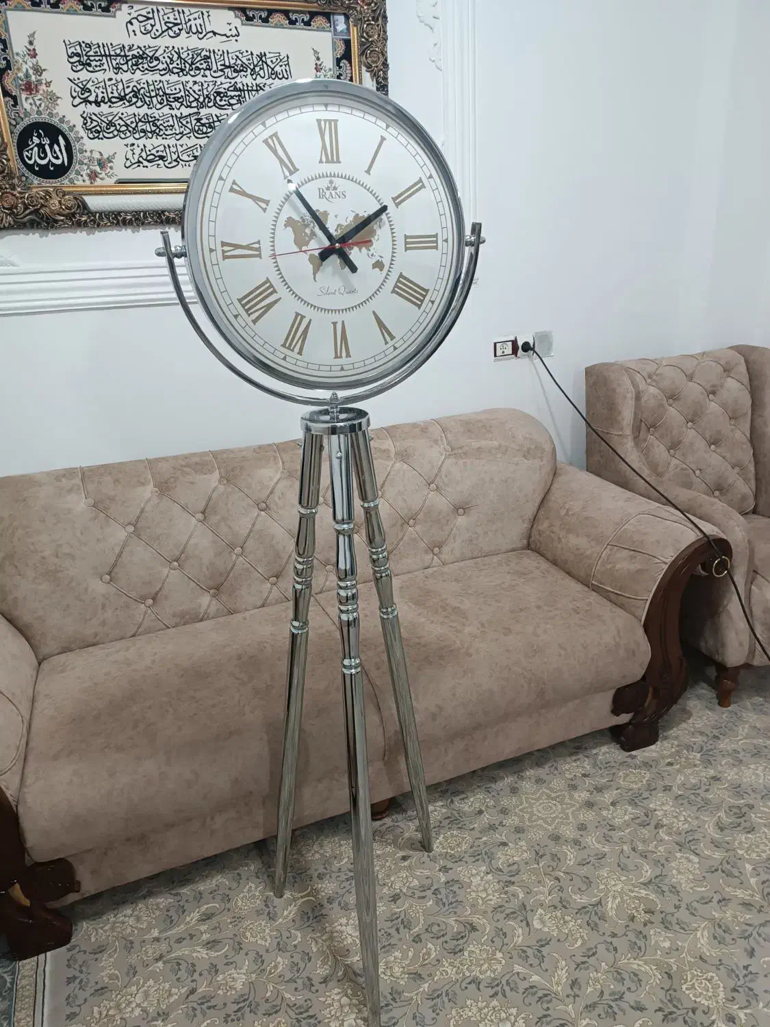 ساعت سه پایه نو و اباژور نو|ساعت دیواری و تزئینی|سنندج, |دیوار