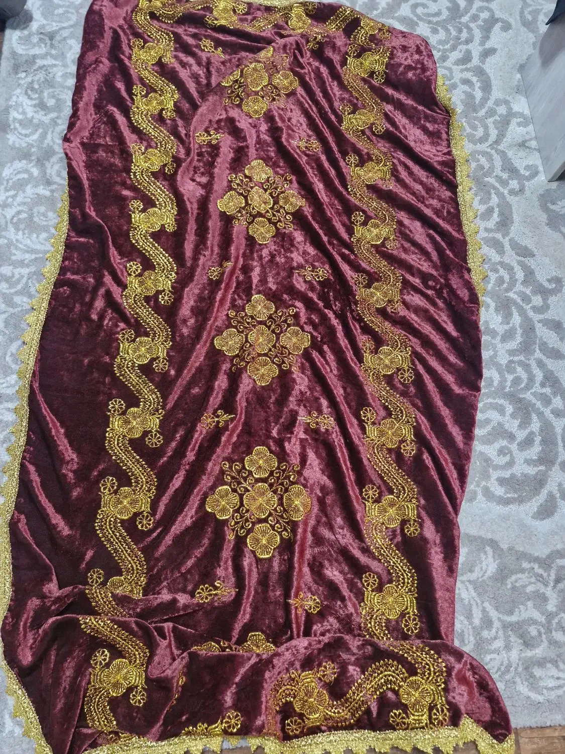 رومیزی قدیمی مخمل زرشکی|پرده، رانر، رومیزی|کرج, شهرک امام رضا (ع)|دیوار