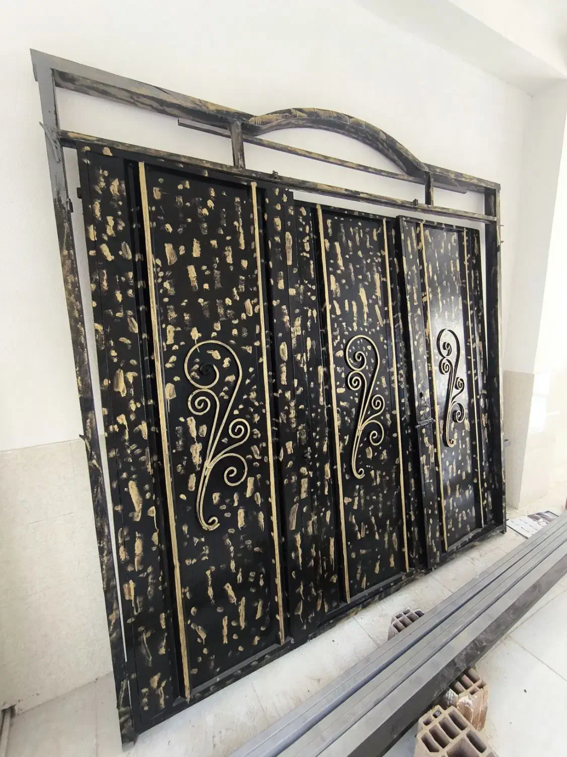 در ب حیاط وانباری|مصالح و تجهیزات ساختمان|گلی داغ, |دیوار