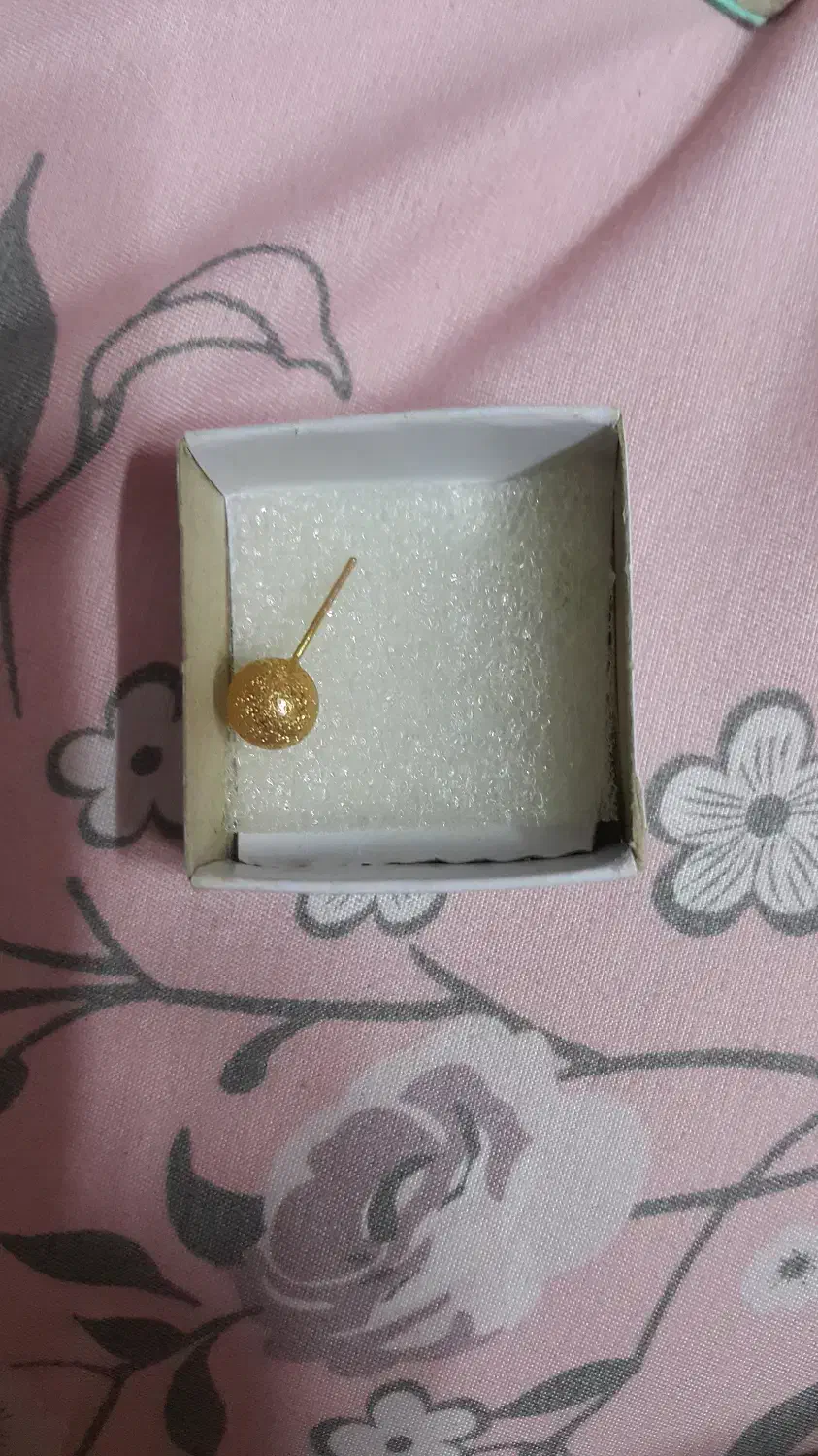 گل گوش یا گوشواره طرح گوی|اشیا|شیراز, شهرک بهشتی|دیوار