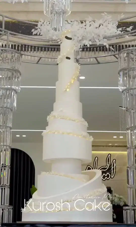 فروشنده شیرینی فروشی خانم|استخدام خدمات فروشگاه و رستوران|زاهدان, |دیوار