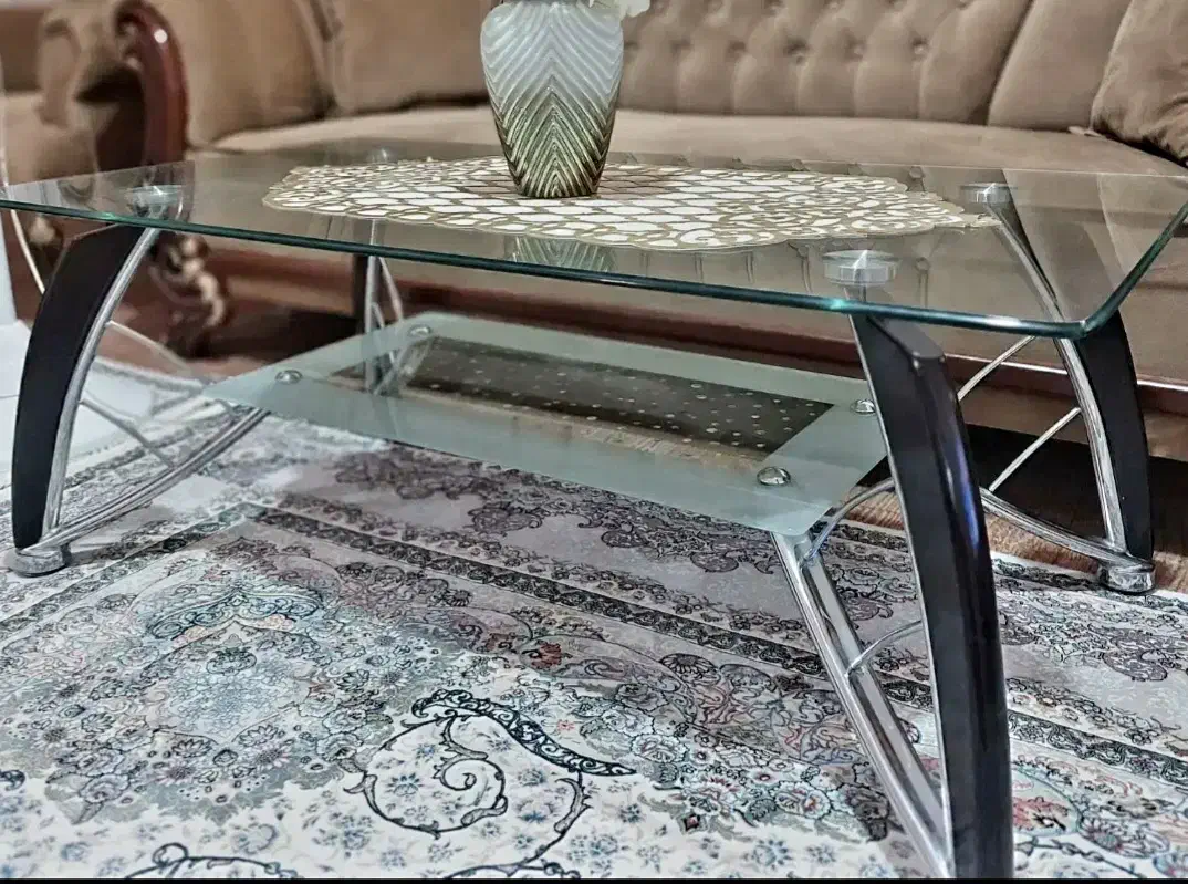 میزشیشه ای به همراهه سه عدد سه گوش|مبلمان خانگی و میز عسلی|ارومیه, |دیوار