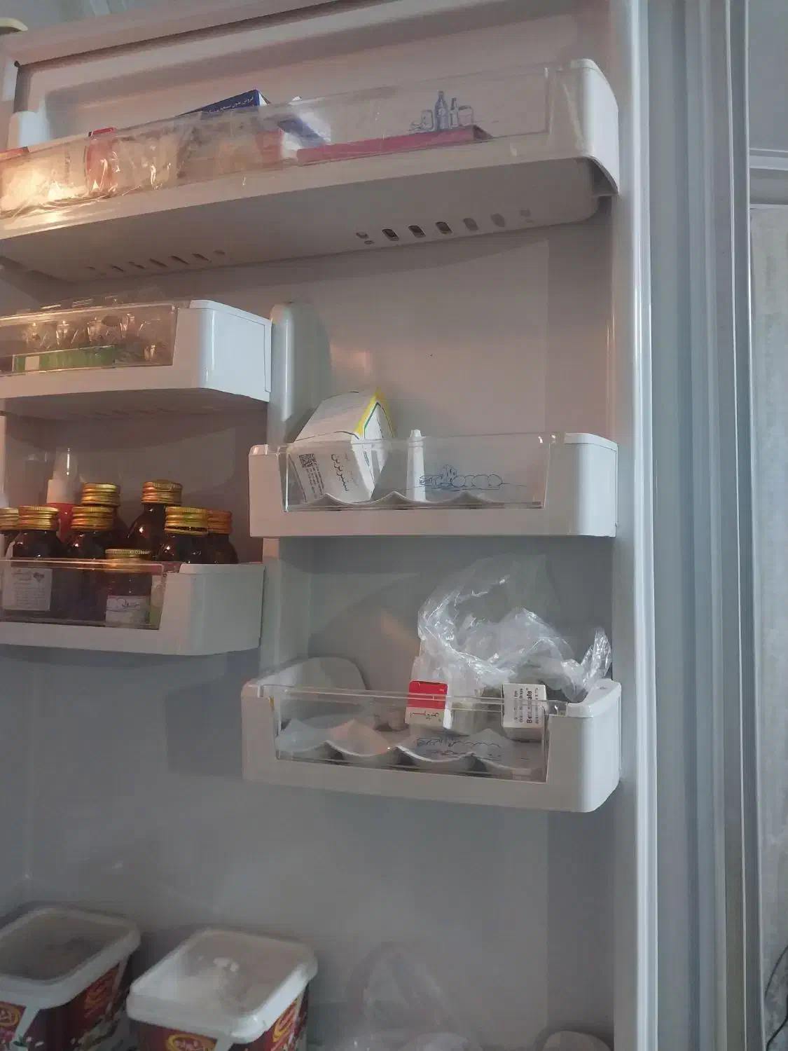 یخچال آریا شرق به فروش می‌رسد|یخچال و فریزر|اسفراین, |دیوار