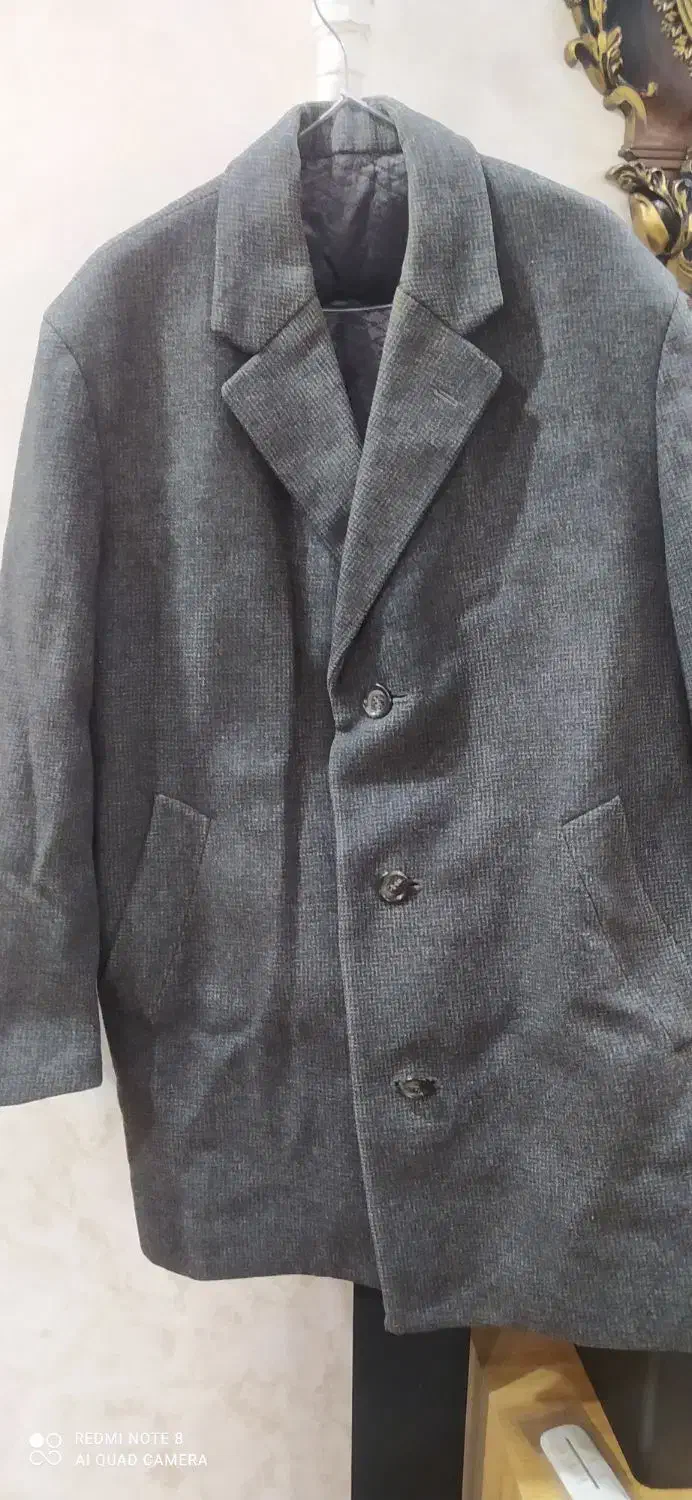 پالتو|لباس|فولادشهر, B6|دیوار