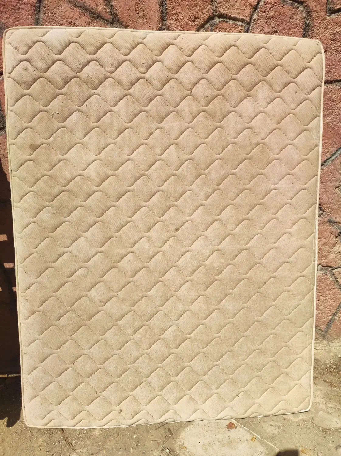 تشک خوشخواب|تشک تختخواب|اصفهان, قلعه جوم|دیوار