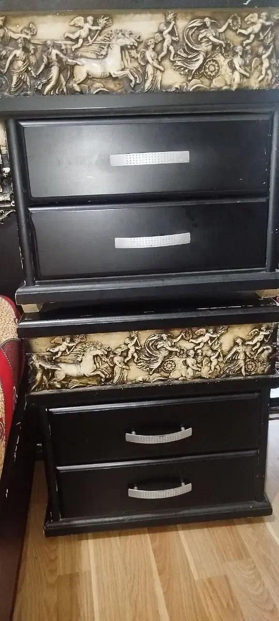 تختخواب دونفره بسیار تمیز|تخت و سرویس خواب|نوشین شهر, |دیوار