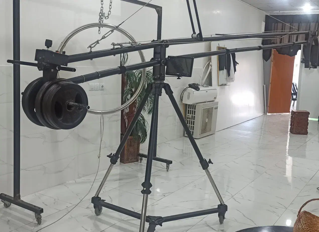 کرین فیلمبرداری|دوربین عکاسی و فیلم‌برداری|نقده, |دیوار