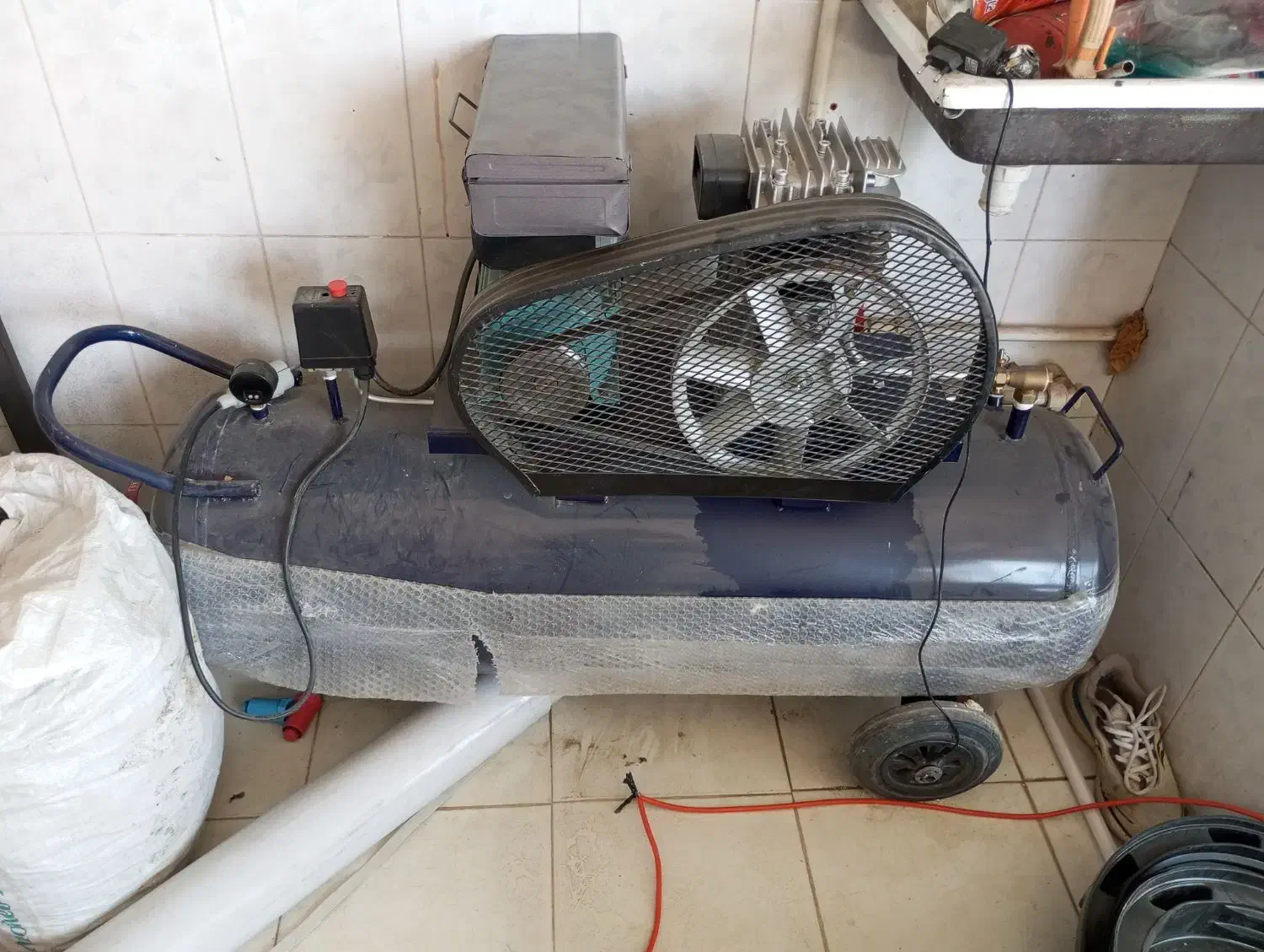 پمپ باد|ابزارآلات|توکهور, |دیوار