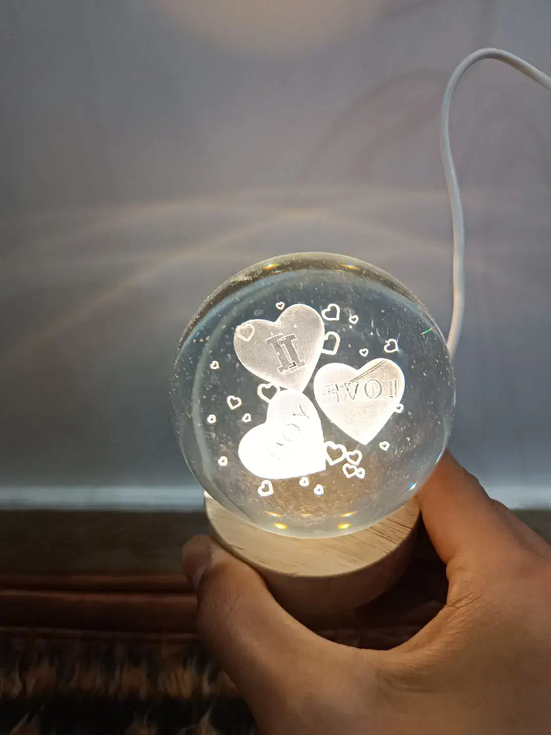 گوی شیشه ای زیبا|چراغ خواب و آباژور|مرند, |دیوار