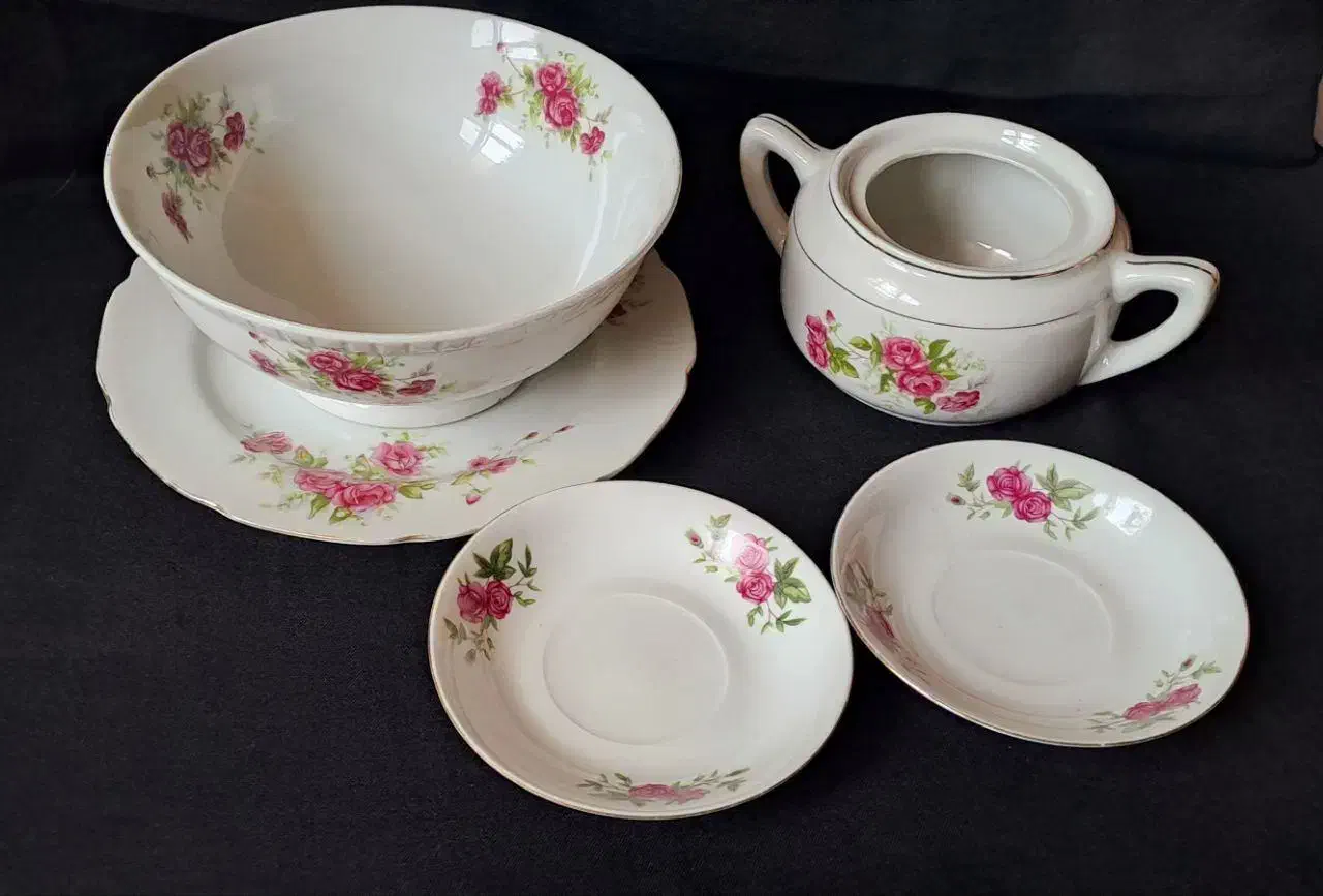 گلسرخی قدیمی|کلکسیون اشیاء عتیقه|مشهد, شهید فرامرز عباسی|دیوار