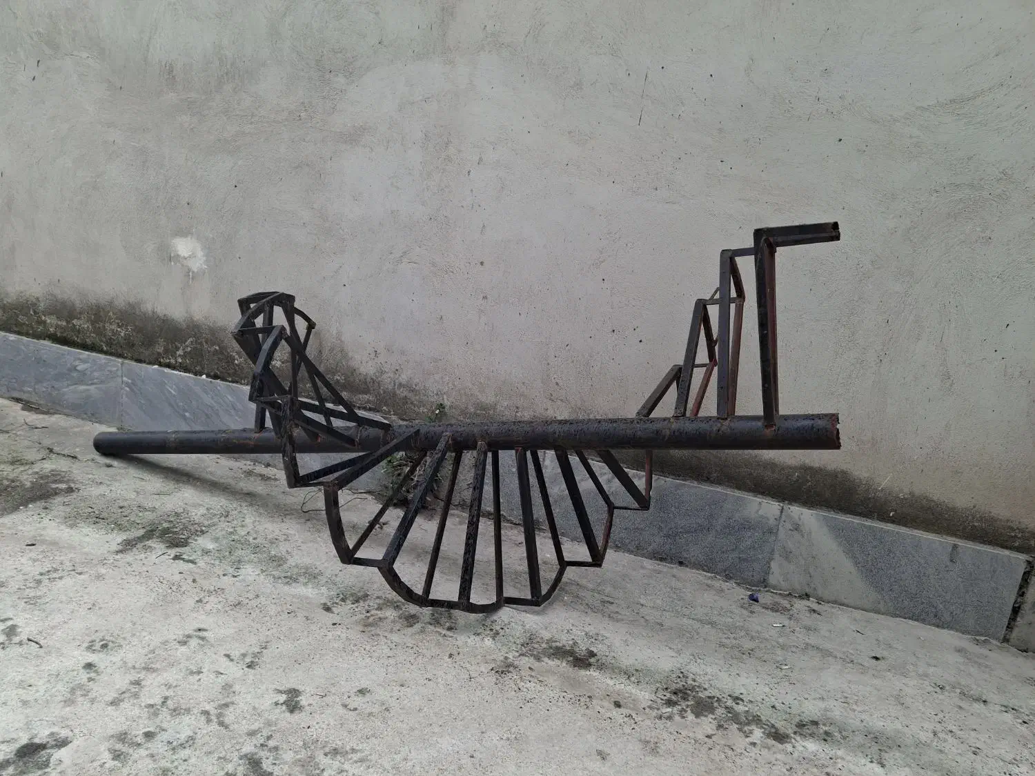 پله گرد آهنی|مصالح و تجهیزات ساختمان|رشت, جهاد|دیوار