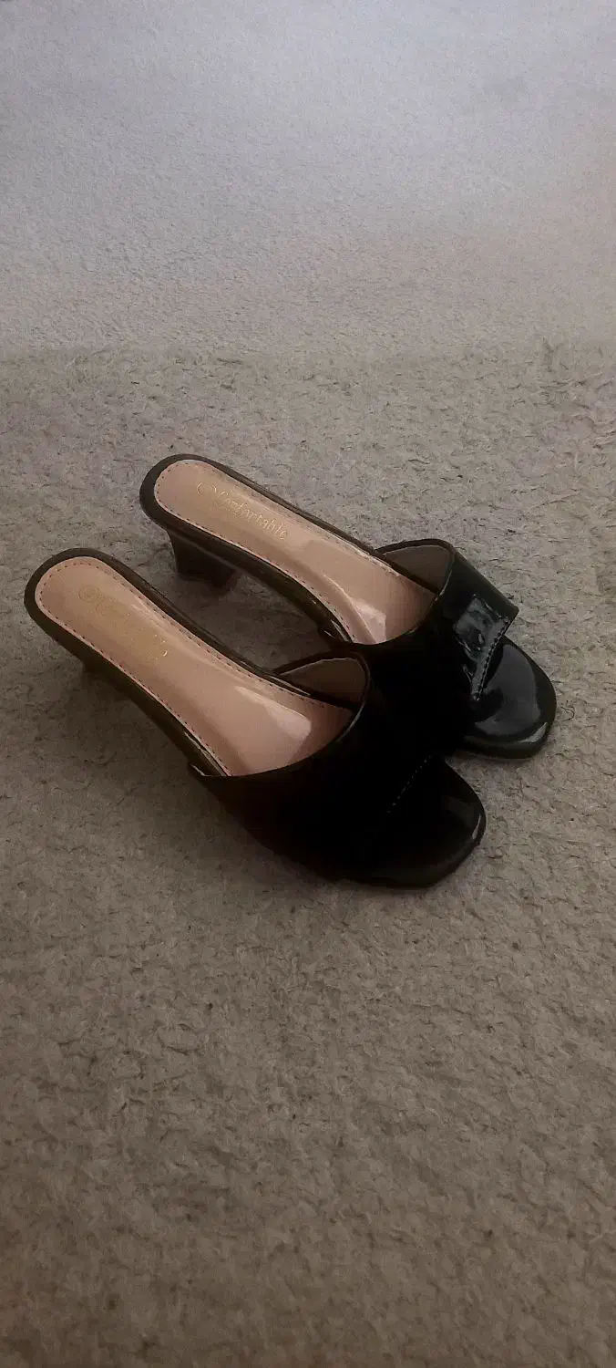 صندل ورنی خارجی سایز ۴۰ کاملا نو|کیف، کفش، کمربند|کرج, کوی زنبق|دیوار