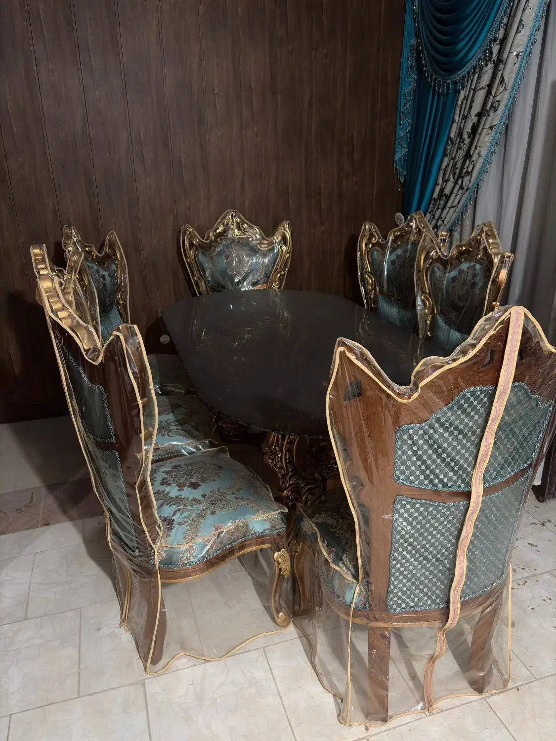 مبل و میز نهار خوری ۸ نفره کاملا نو|مبلمان خانگی و میز عسلی|شاهینشهر, امیرکبیر|دیوار