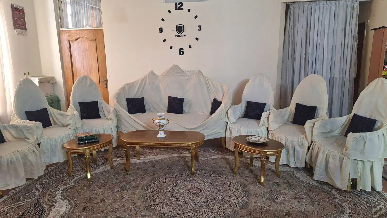 مبل سلطنتی ۹ نفره فروش فوری بعلت جابه‌جایی|مبلمان خانگی و میز عسلی|اصفهان, شمس آباد|دیوار