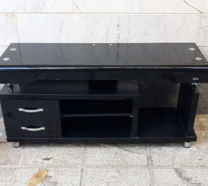 میز تلویزیون سالم و تمیز در حد نو|میز تلویزیون|ابهر, |دیوار