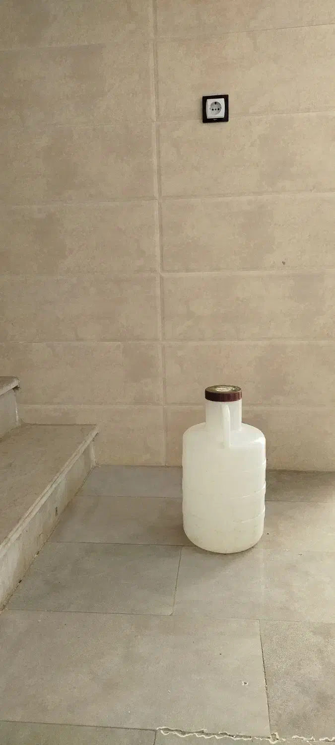 دبه خیار شور|ظروف نگهدارنده، پلاستیکی، یک‌بارمصرف|اقبالیه, |دیوار