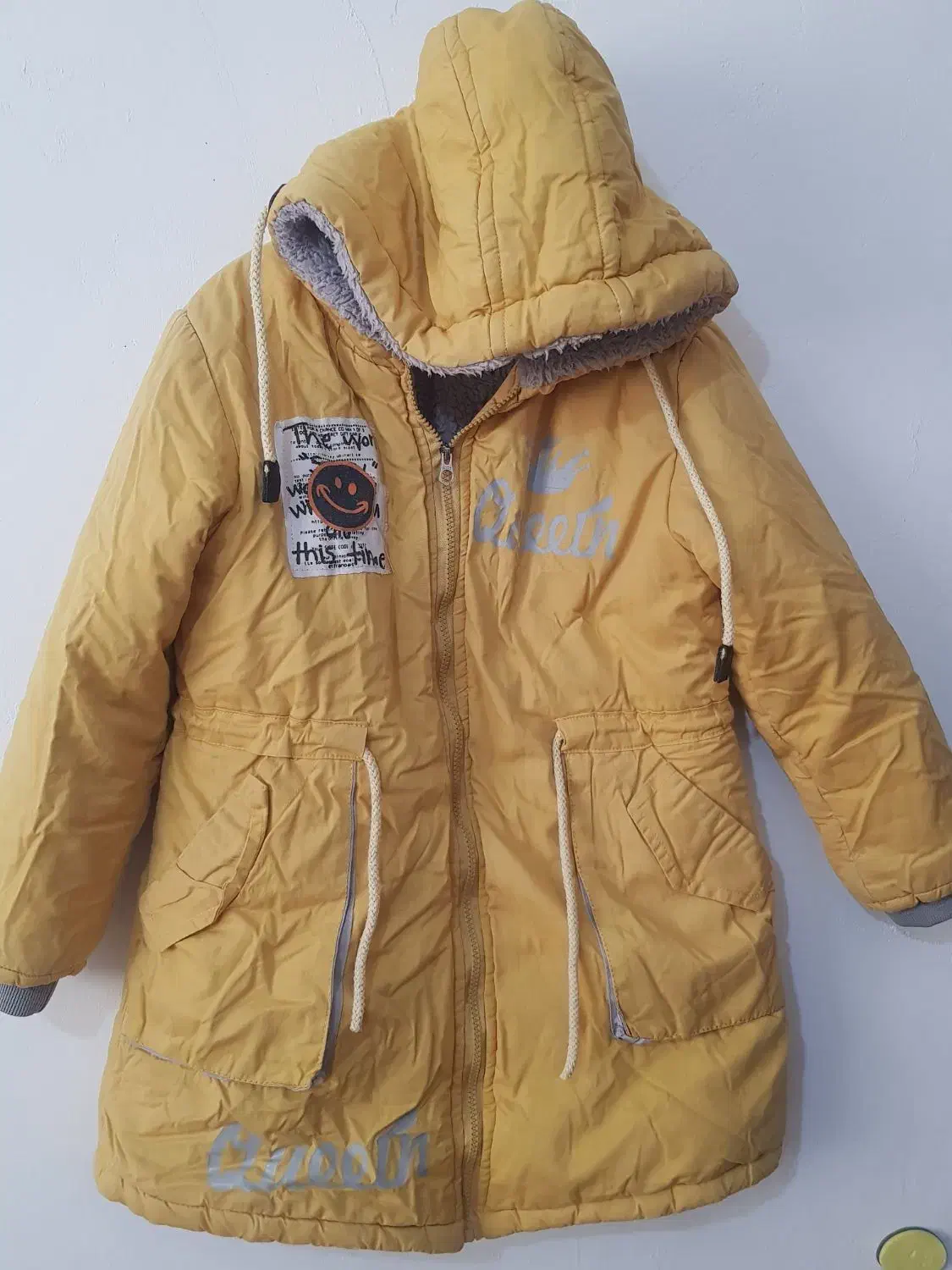 کاپشن بچگانه|لباس|صومعه‌سرا, |دیوار