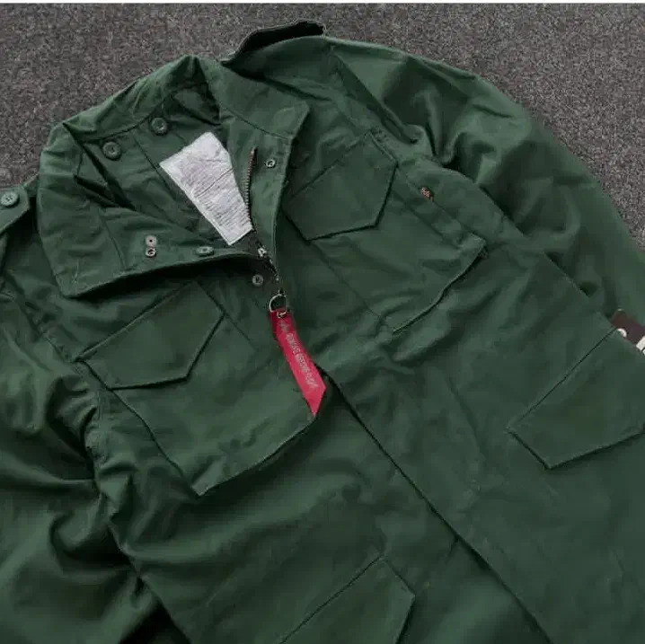 کاپشن الفا آمریکایی|لباس|سمیرم, |دیوار