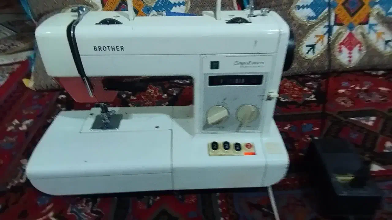 چرخ خیاطی سالم تمیز|چرخ خیاطی و ریسندگی|خاش, |دیوار