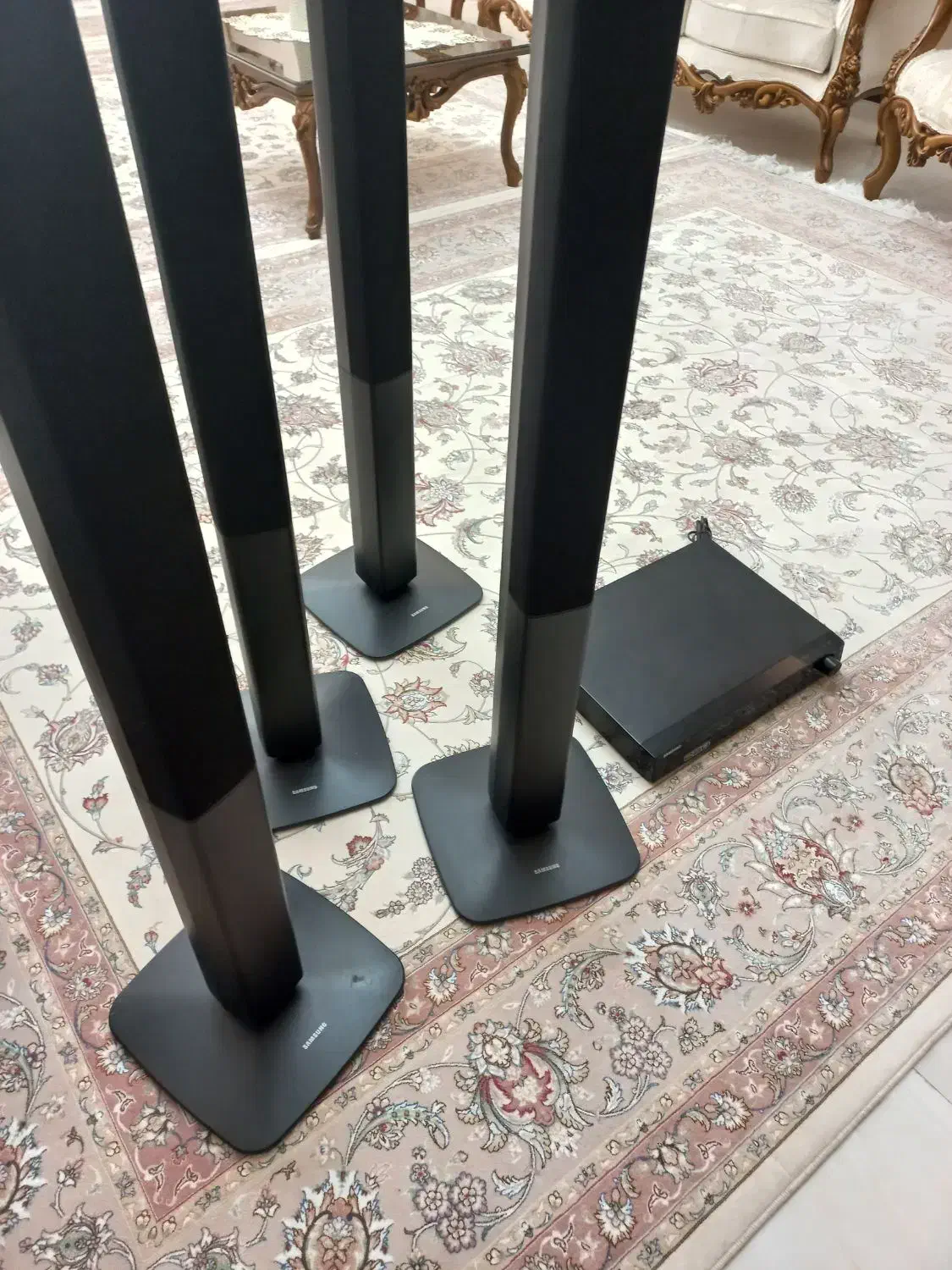 سینما خانواده|سیستم صوتی خانگی|رباط‌کریم, رباط‌کریم|دیوار