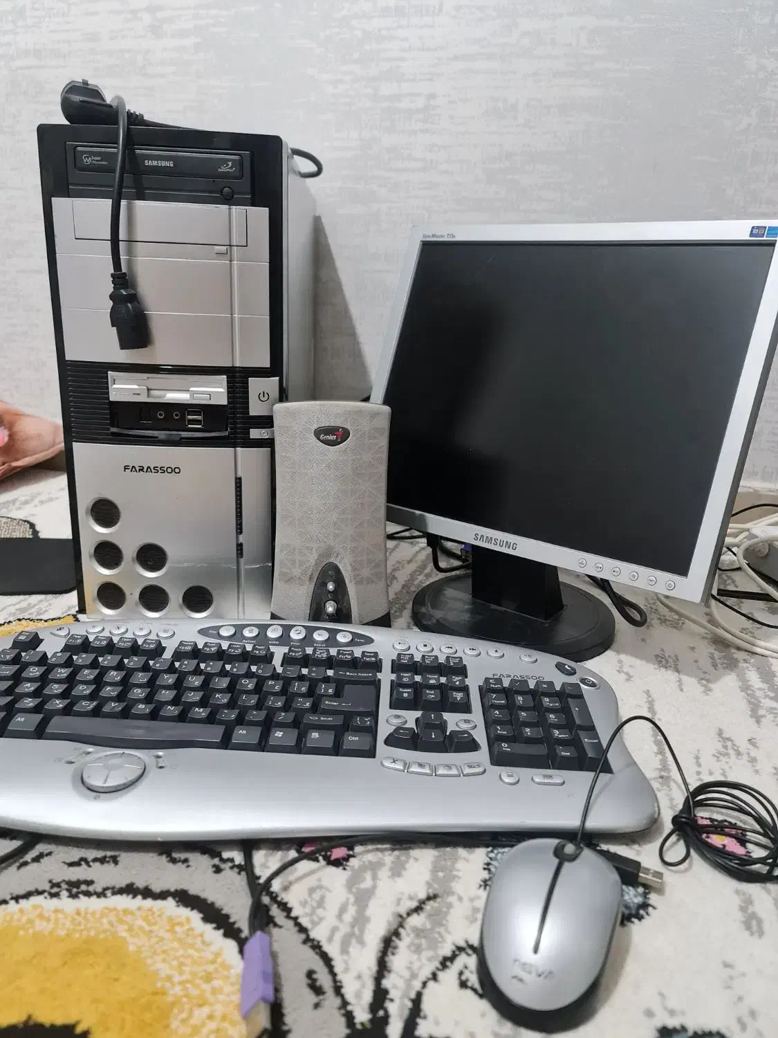 کامیپوتر با تمام تجهیزات|رایانه رومیزی|قدس, شهر‌قدس|دیوار