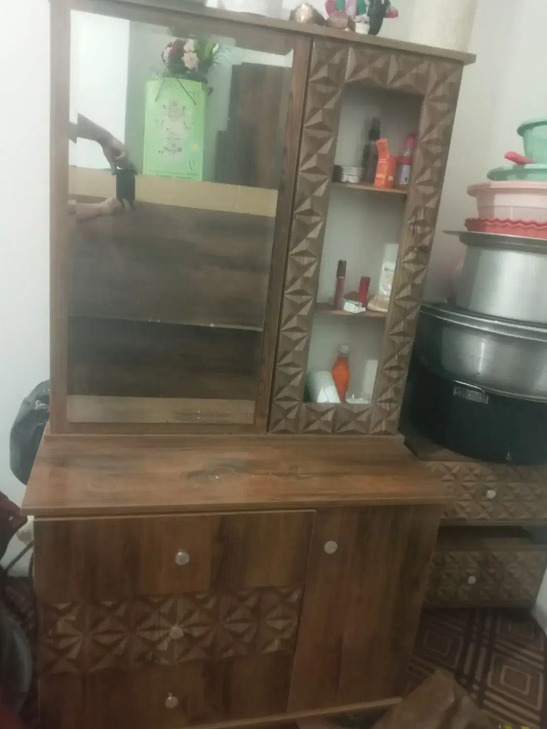 باسلام ار دیواز|تخت و سرویس خواب|سجاس رود, |دیوار