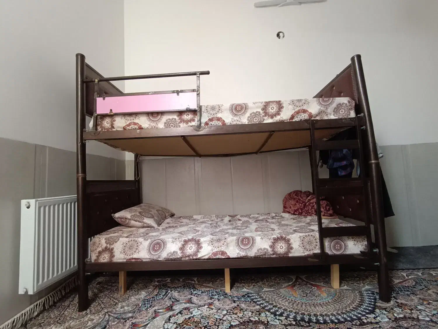 تخت خواب فلزی دو طبقه|تخت و سرویس خواب|اردکان, |دیوار