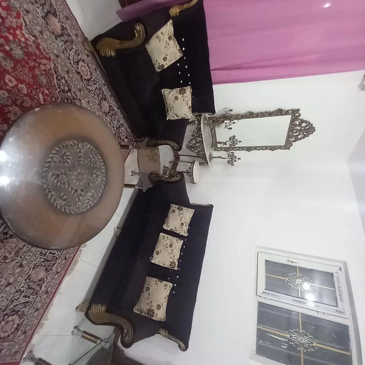 مبل شیک پارچه ای مخمل ۷ نفره در حد نو با میز وسط|مبلمان خانگی و میز عسلی|بهشهر, |دیوار