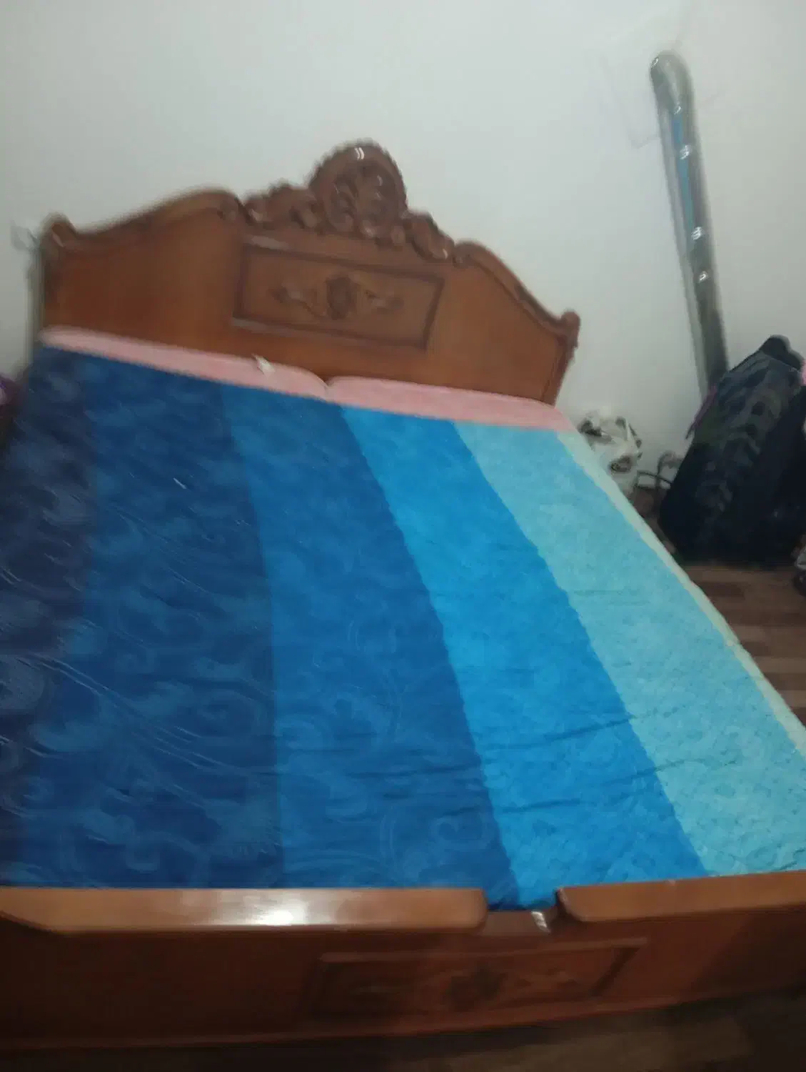 فروش تخت و خواب دونفره تاج دار چوب گردو|تخت و سرویس خواب|مهاباد (آذربایجان غربی), |دیوار