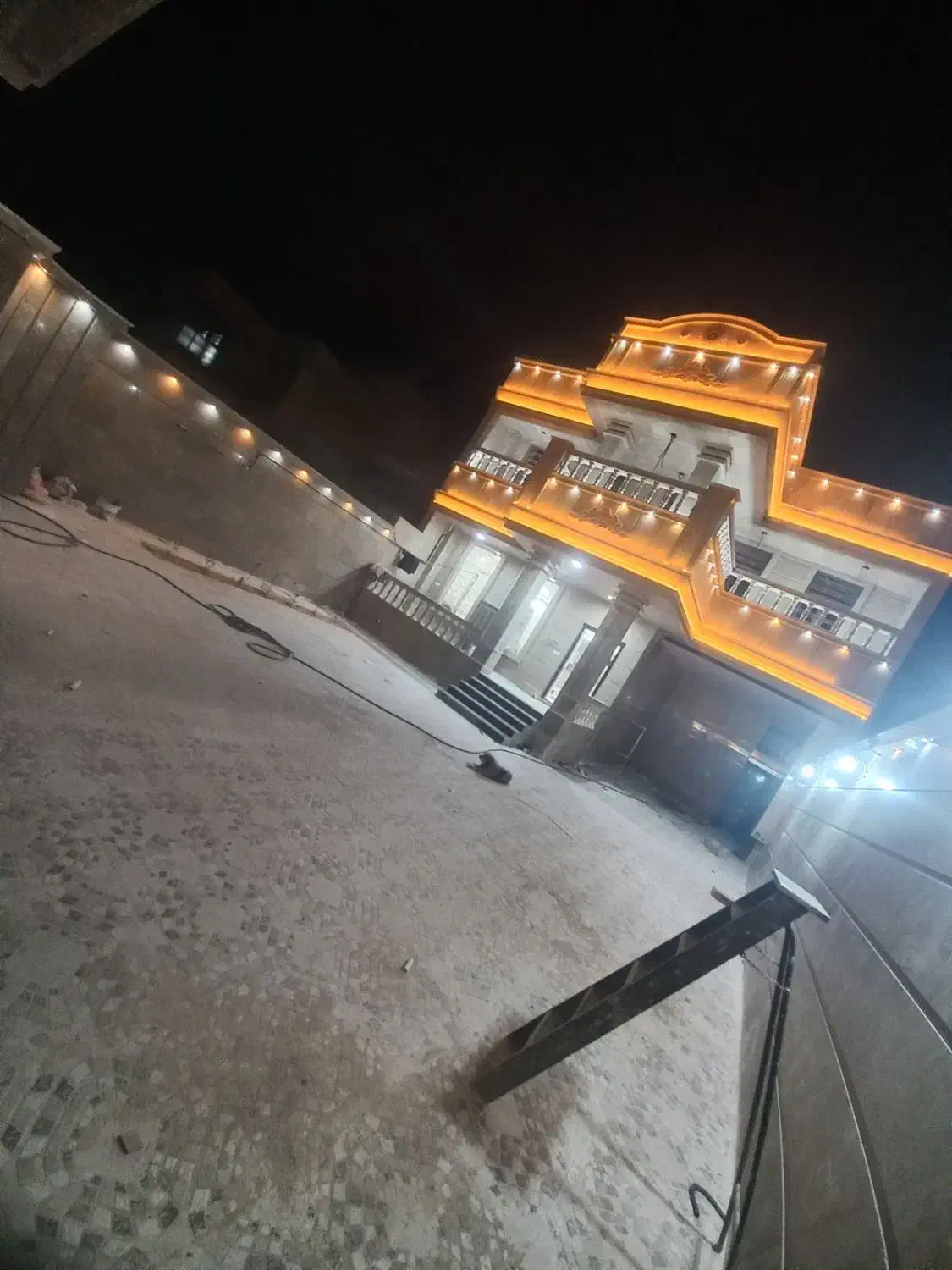 خانه ویلایی دوطبقه سه واحدی|اجارهٔ خانه و ویلا|کازرون, |دیوار