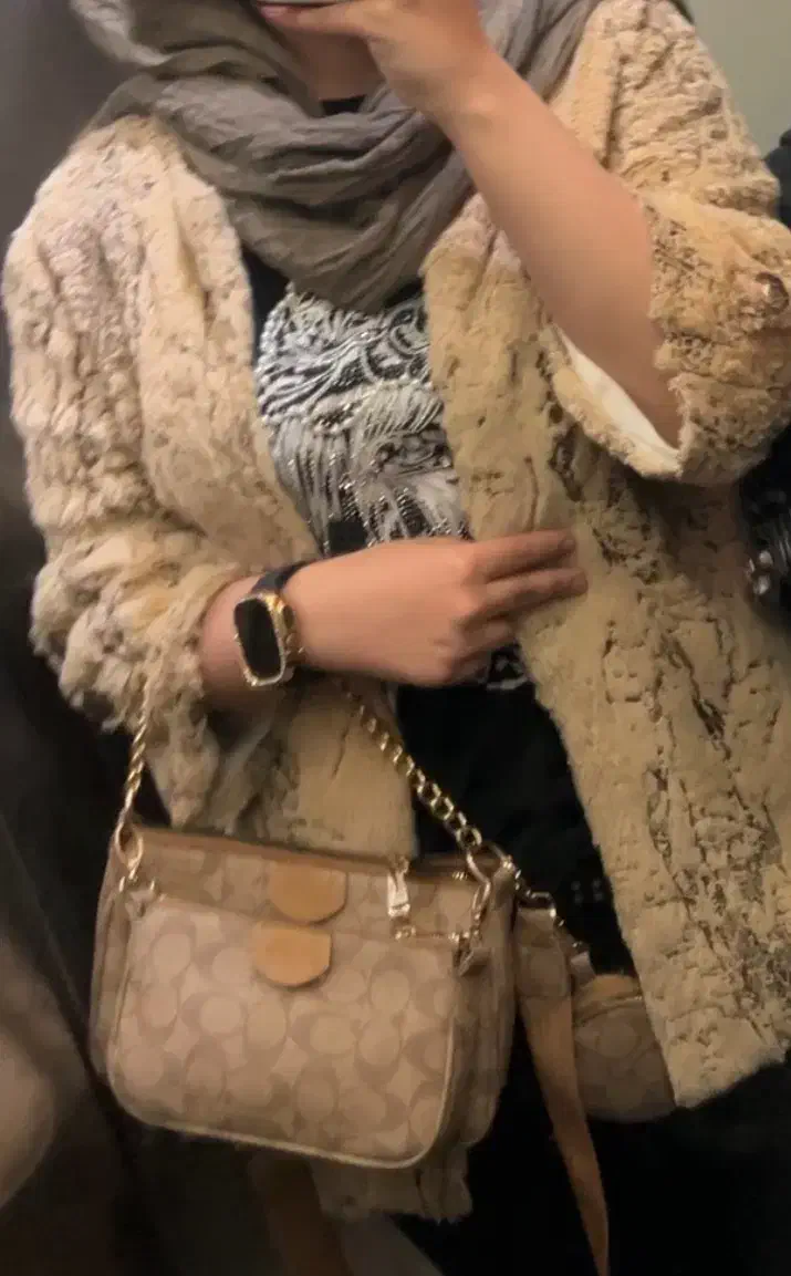 کاپشن|لباس|نسیمشهر, |دیوار