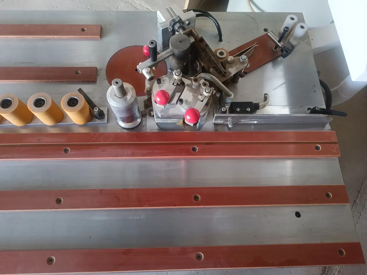 منحنی زن|ماشینآلات صنعتی|حمیدیا, |دیوار