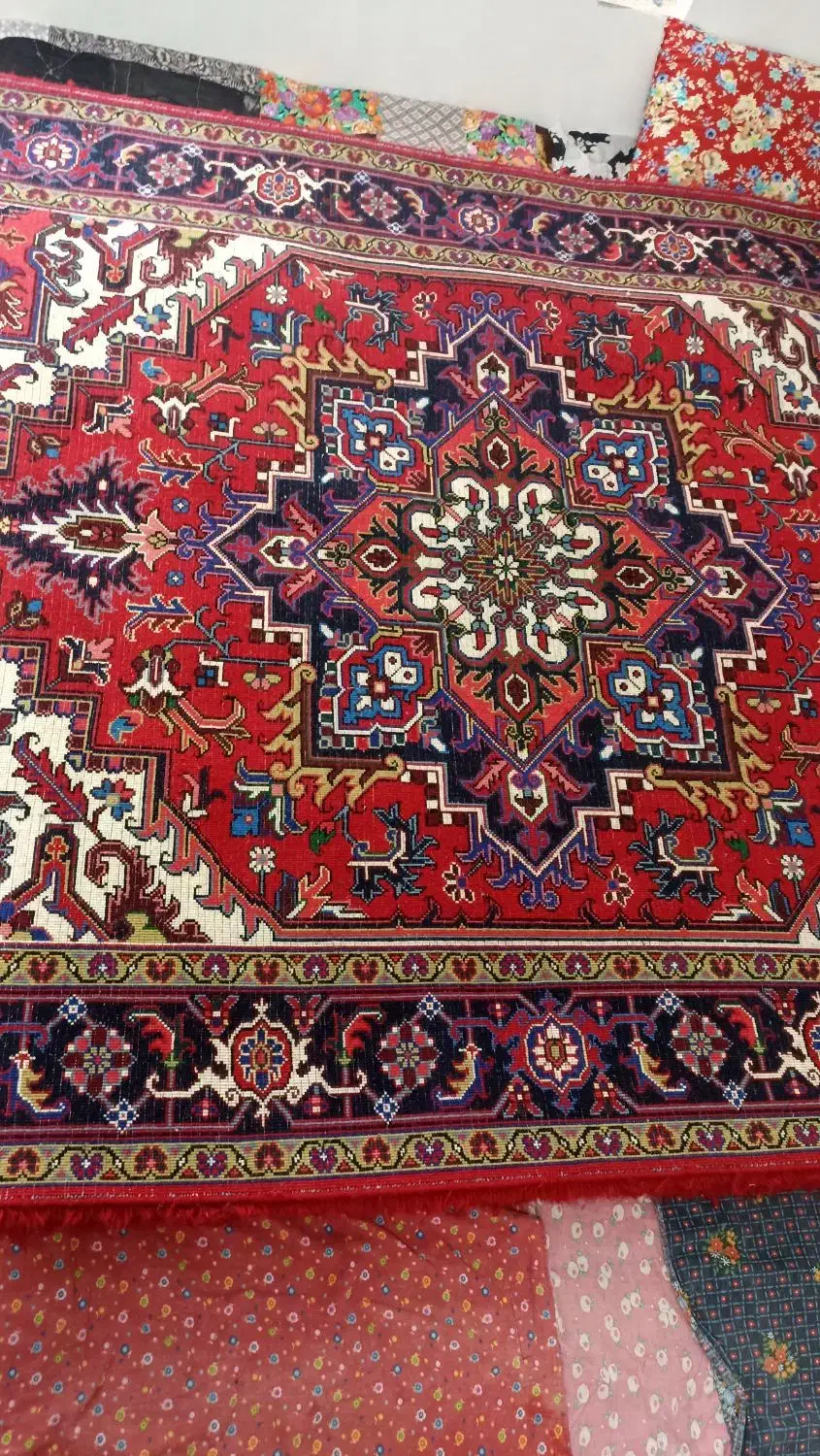 یک عدد فرش هریس تاجری|فرش|صوفیان, |دیوار