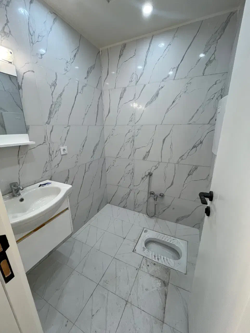 اجاره آپارتمان ۶۹متر دربرج با امکانات هتلینگ(پونک)