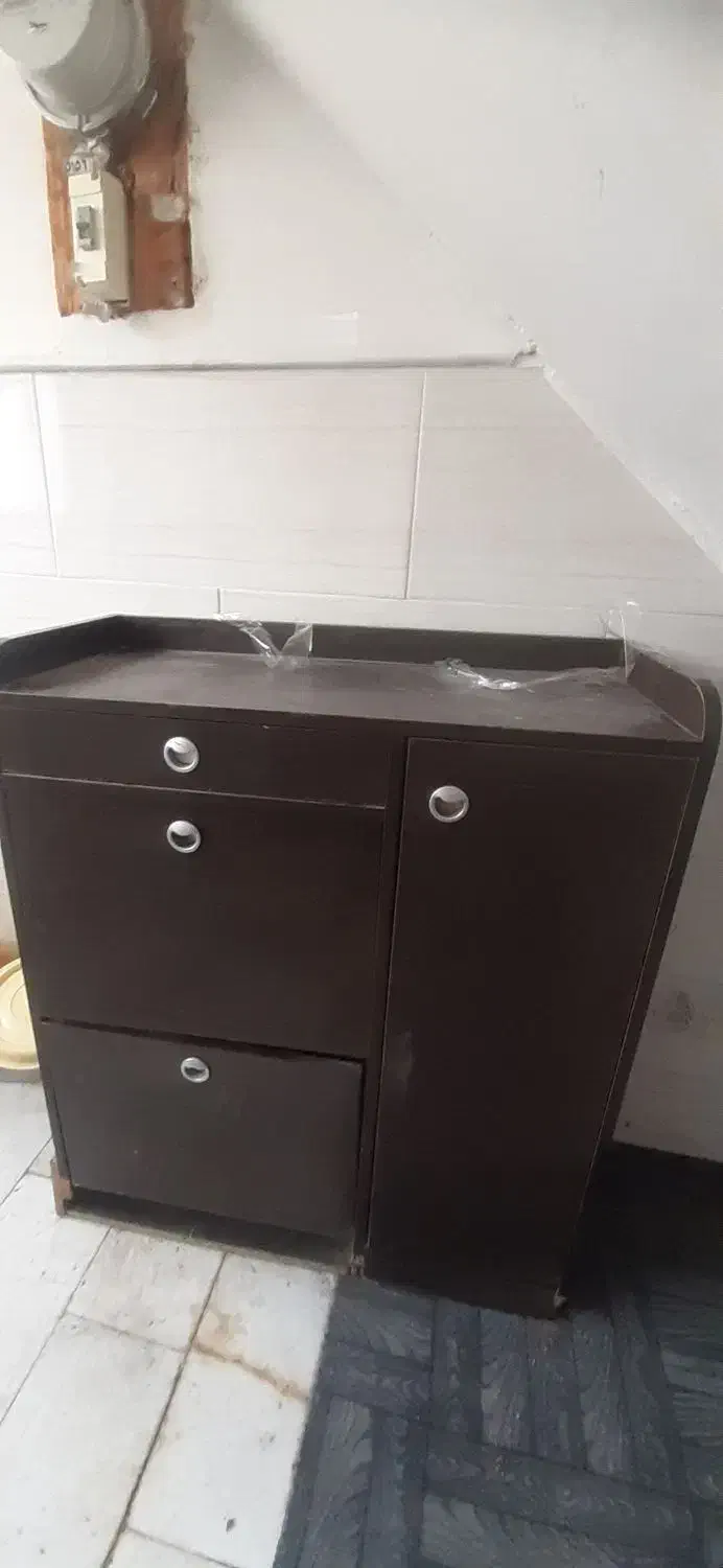 جاکفشی|جاکفشی، کمد، دراور|سمنان, |دیوار